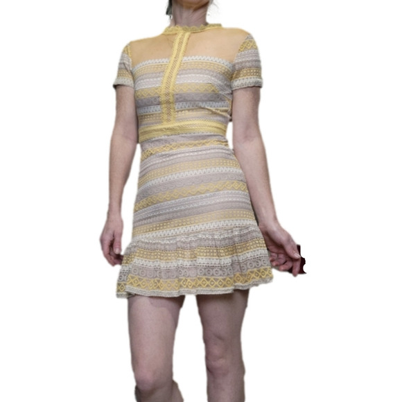 SIZE XS Mini dress high neckline lace dress short sleeve FRANCESCA'S NWT - Picture 2 of 16